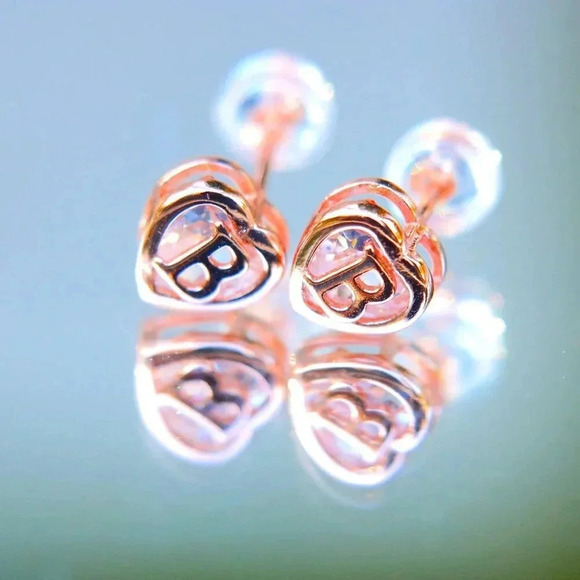 ▶ GIFT💝HEART INITIAL ROSE GOLD EARRINGS WOMEN TEEN GIRL MOM DAUGHTER, ELDM153RG - Picture 1 of 14